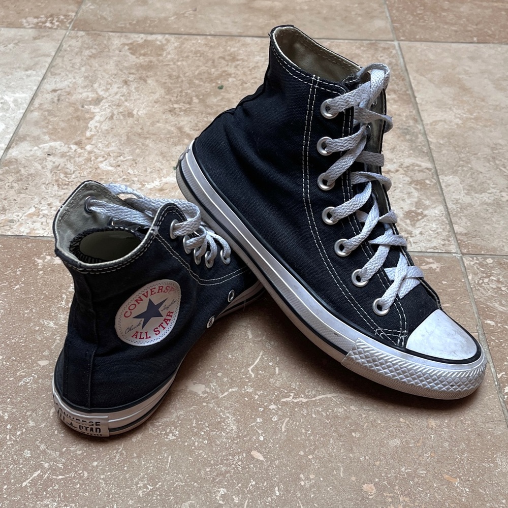 Converse Black and White High Top Sneakers Women’s size 7 Men’s size 5